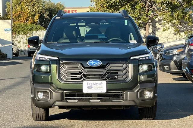 New 2026 DEEP EMERALD GREEN PEARL Subaru Premium image 6