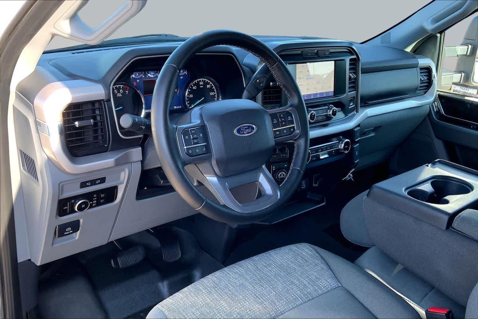 Used 2023 Oxford White Ford XLT image 18