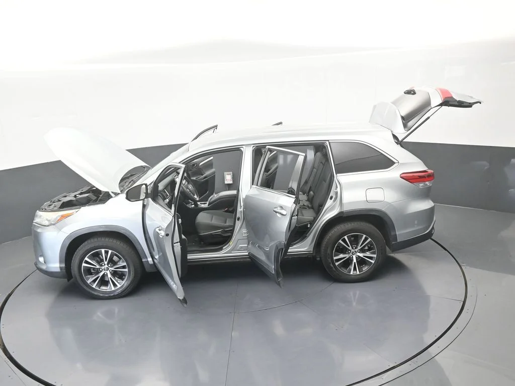 Used 2019 Celestial Silver Metallic Toyota LE image 62