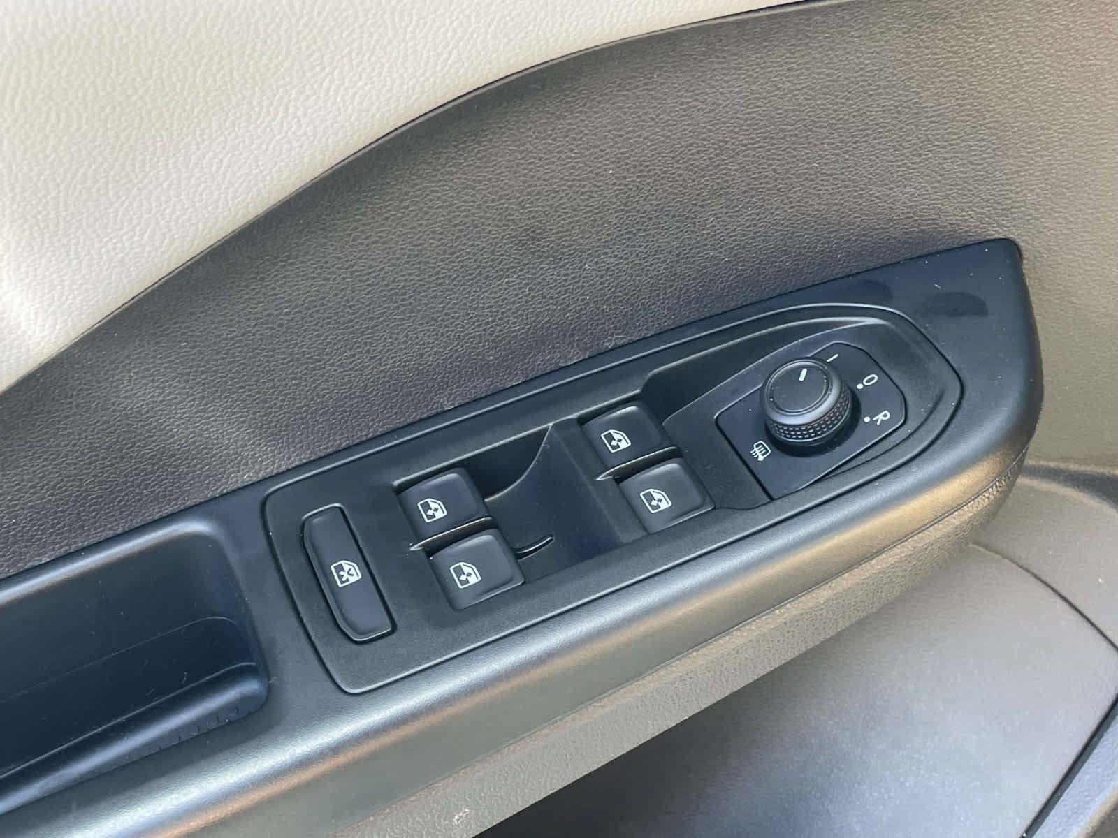 Used 2023 Platinum Gray Metallic Volkswagen SE image 42