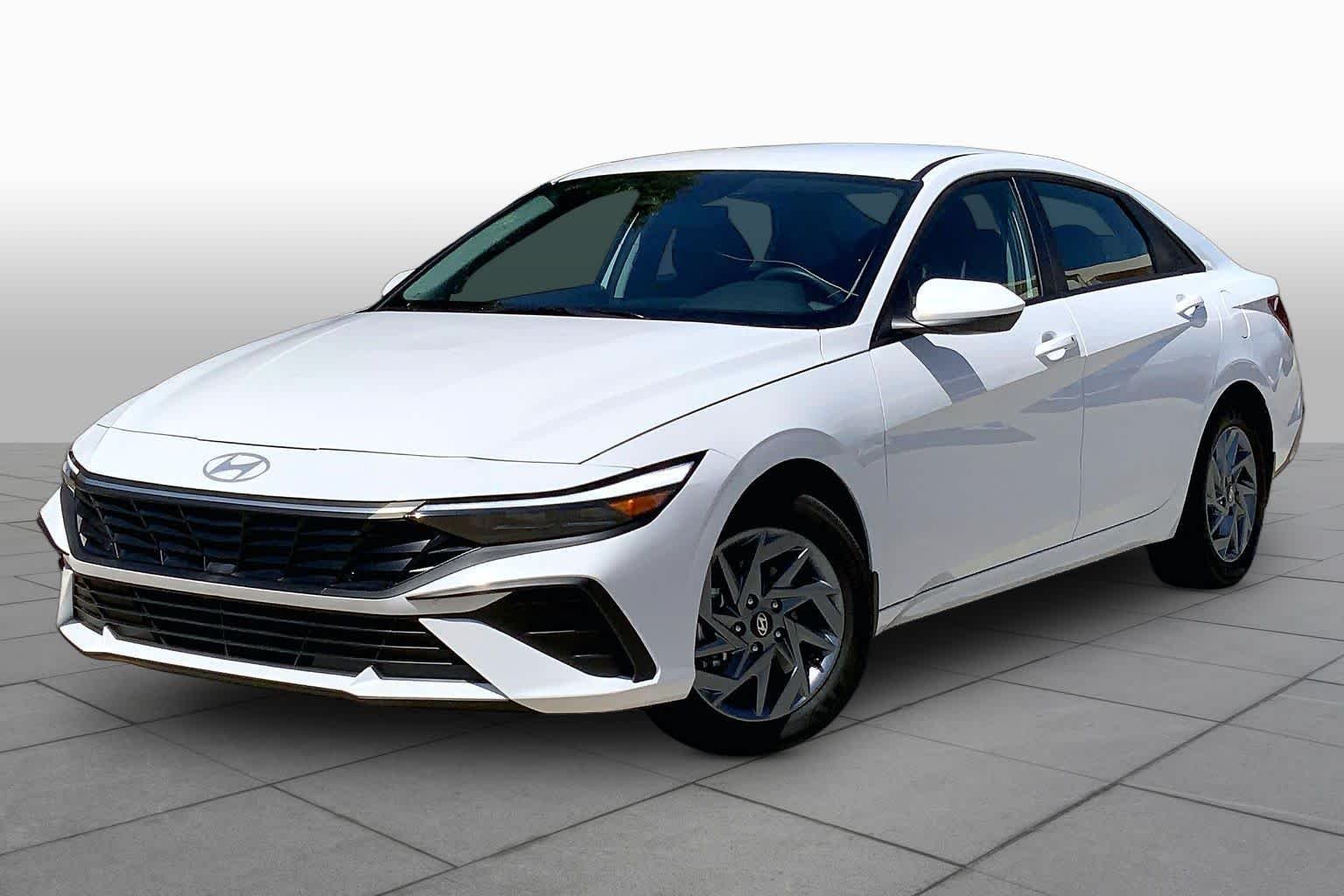 2025 Hyundai Elantra 1.6 HEV Blue's photo