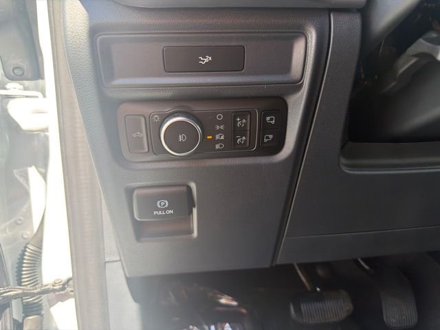 New 2026 Oxford White Ford XLT image 13