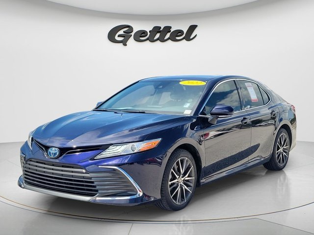 2022 Toyota Camry Hybrid XLE