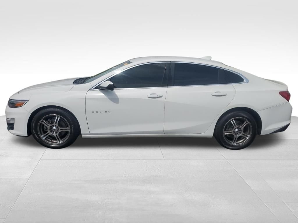 Used 2019 White Chevrolet LT image 2