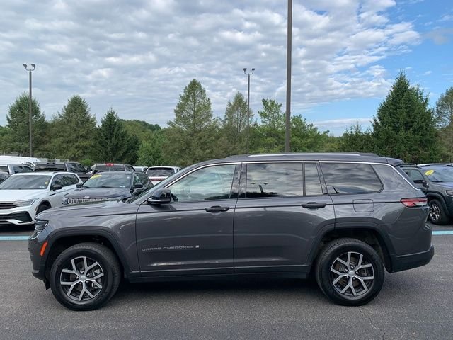 Used 2023 Gray Jeep Limited image 2