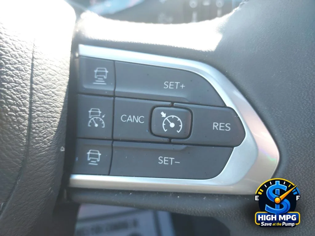 Used 2025 Blue Jeep Limited image 22