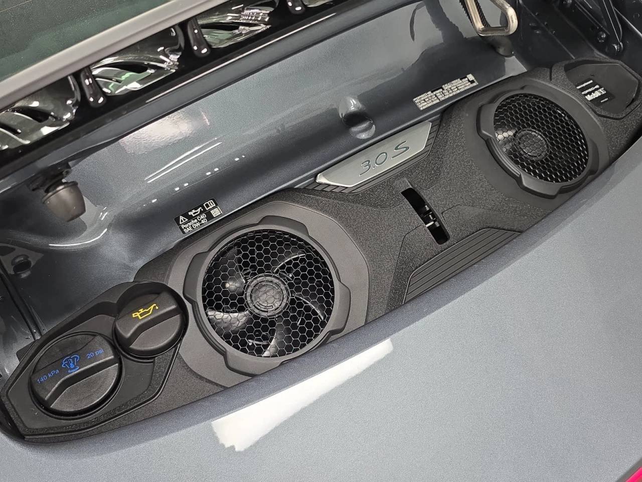 New 2026 Vanadium Grey Metallic Porsche Carrera 4S image 30