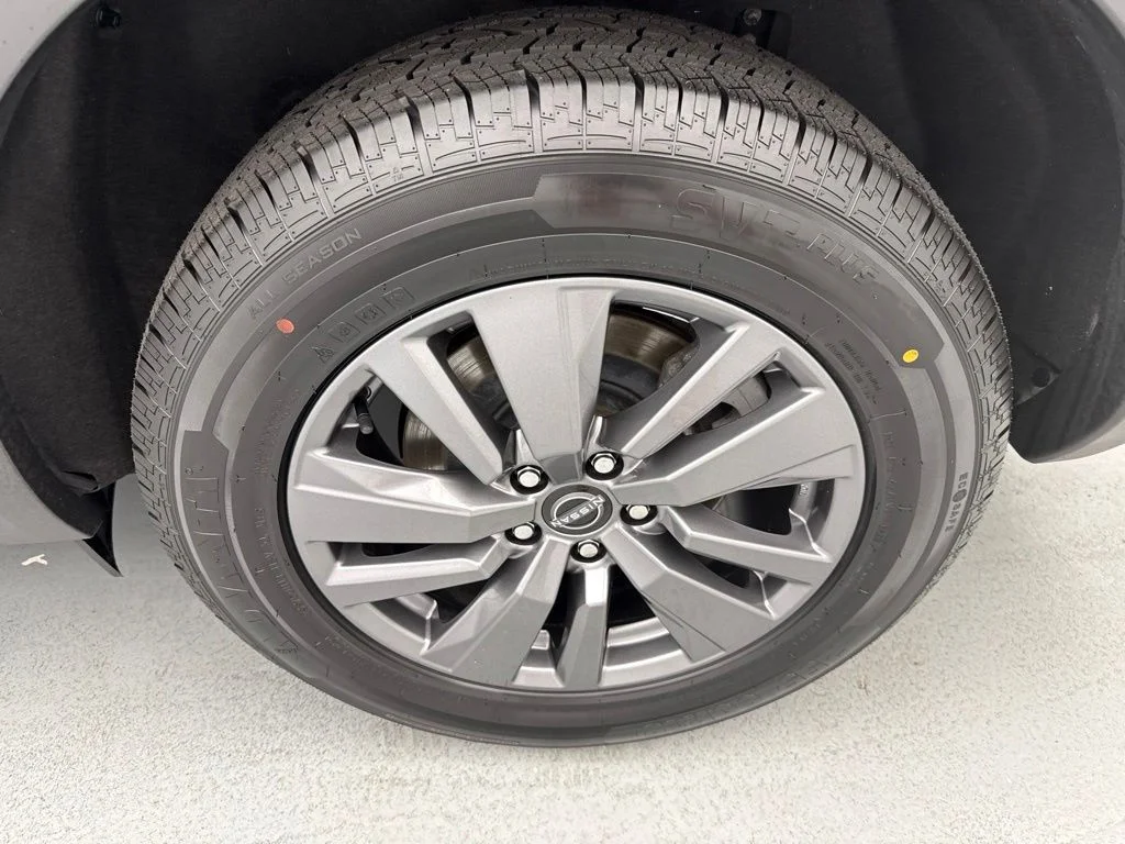 Used 2024 Gray Nissan SV image 6