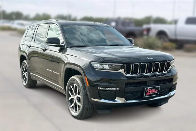 New 2025 Diamond Black Crystal Pearl-Coat Exterior Paint Jeep Limited image 13