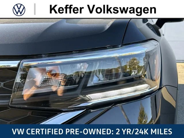 Certified Used 2023 Black Volkswagen 1.5T SE image 11