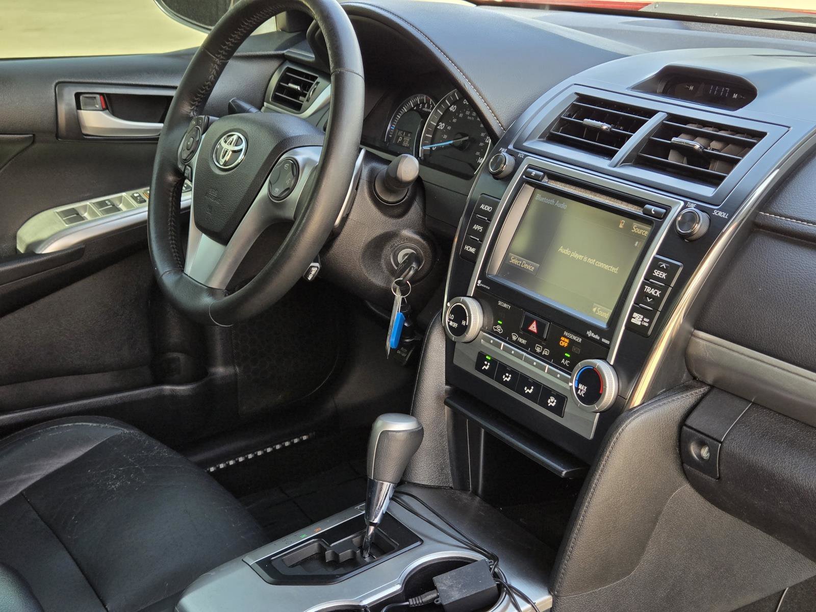 Used 2014 Barcelona Red Metallic Toyota SE image 39