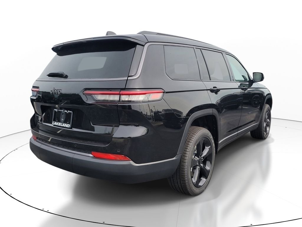 New 2026 Diamond Black Crystal Pearl-Coat Exterior Paint Jeep Limited image 5
