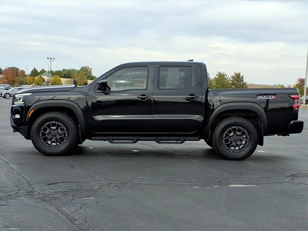 Used 2023 Black Nissan PRO-X image 16