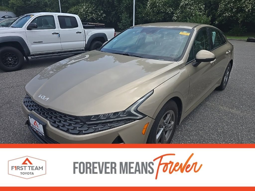 Used 2022 Beige Kia LXS image 1