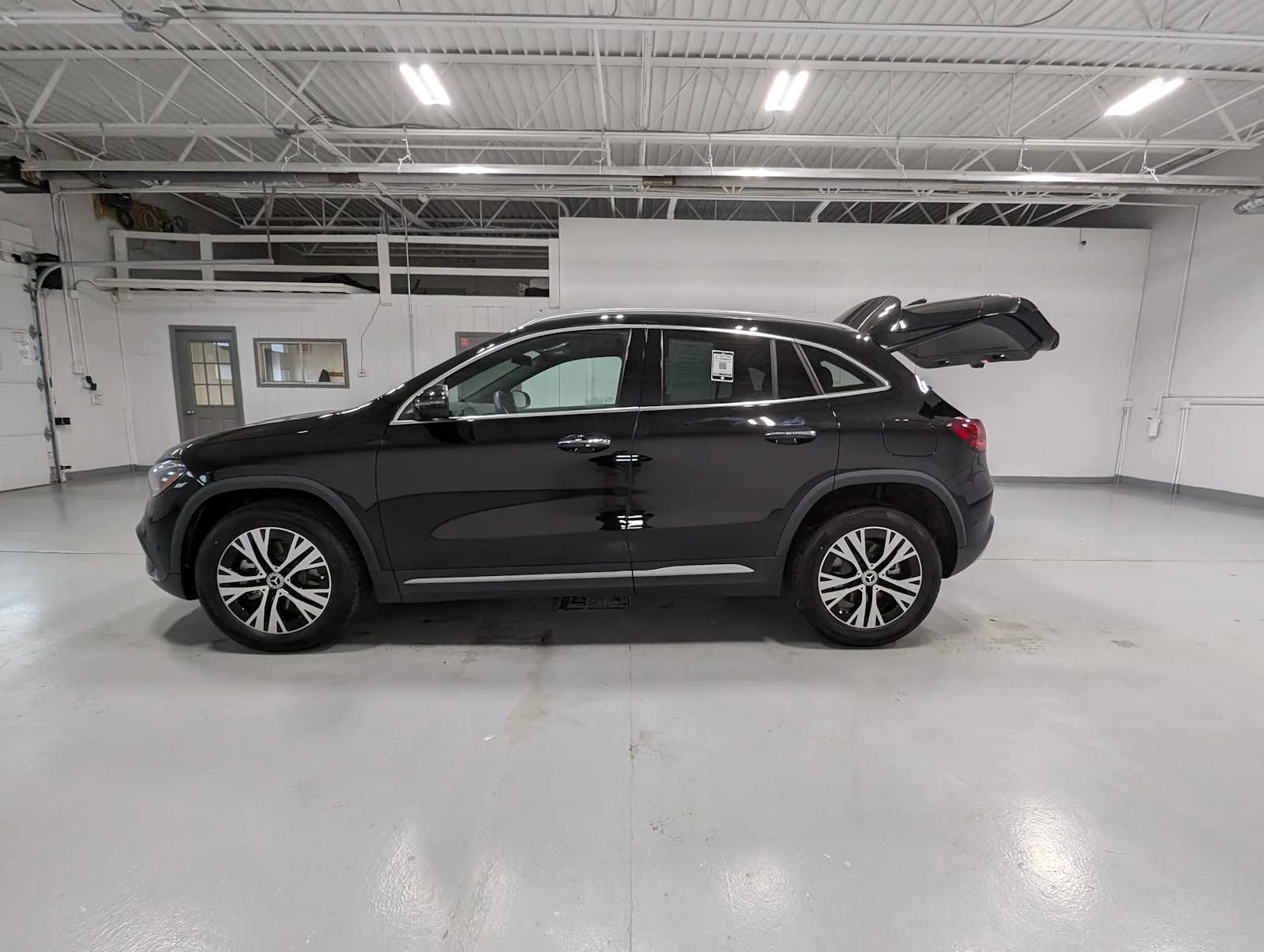 Certified Used 2025 Night Black Mercedes-Benz GLA 250 image 12