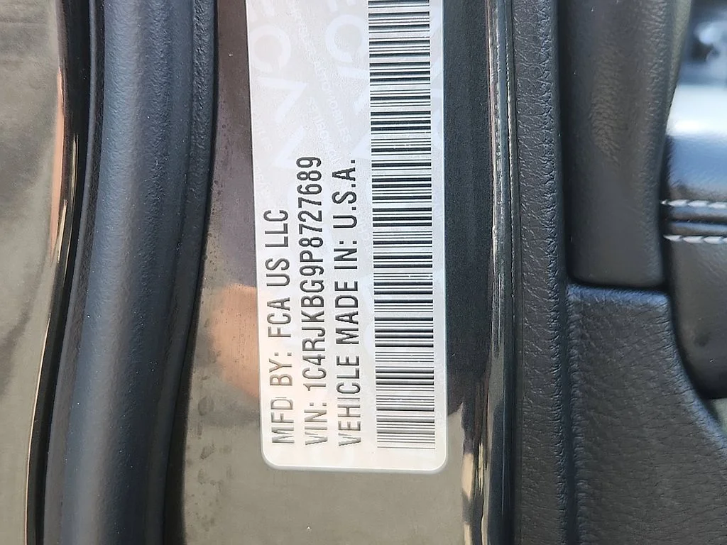 Used 2023 Gray Jeep Limited image 27
