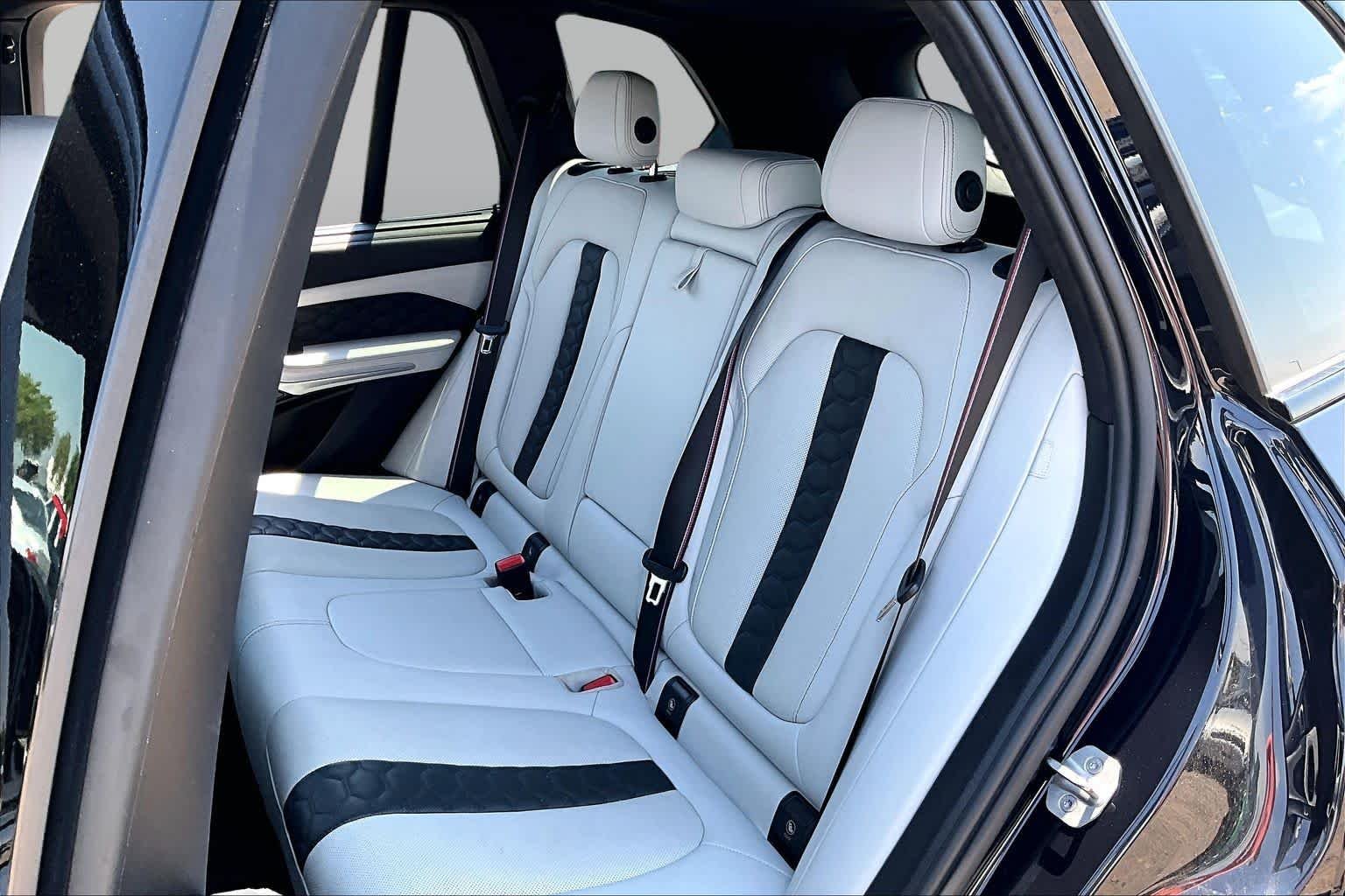 Used 2023 Carbon Black Metallic BMW  image 18