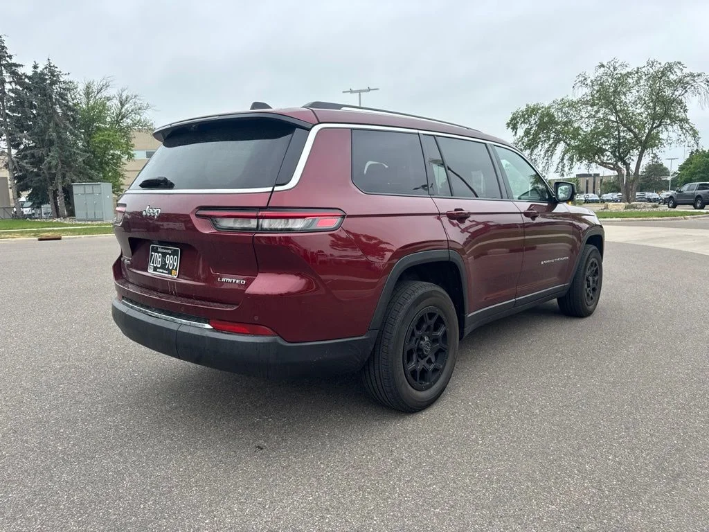 Used 2023 Red Jeep Limited image 7