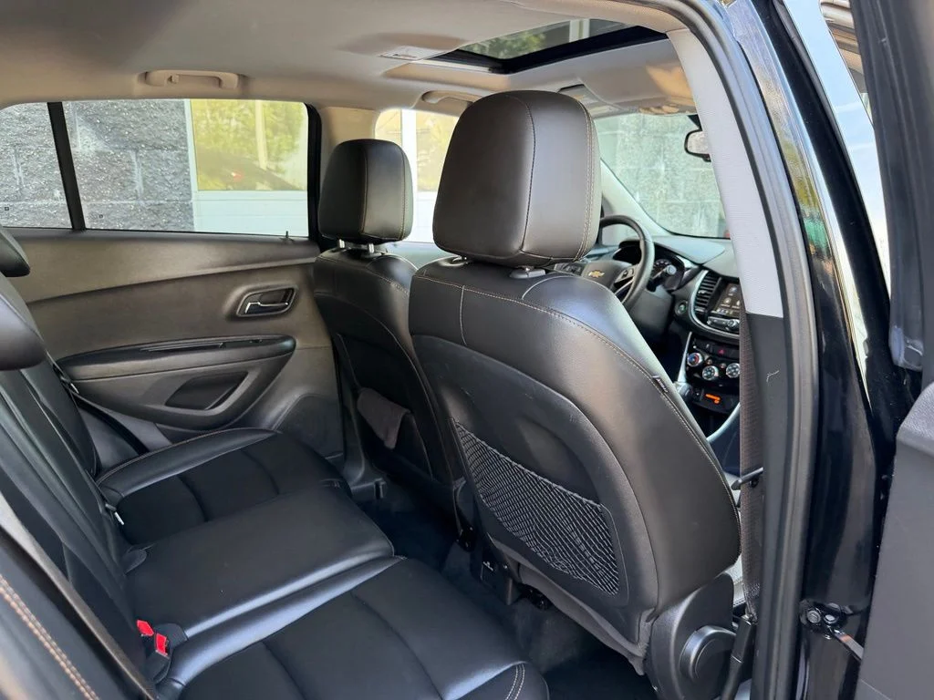 Used 2018 Black Chevrolet Premier image 28