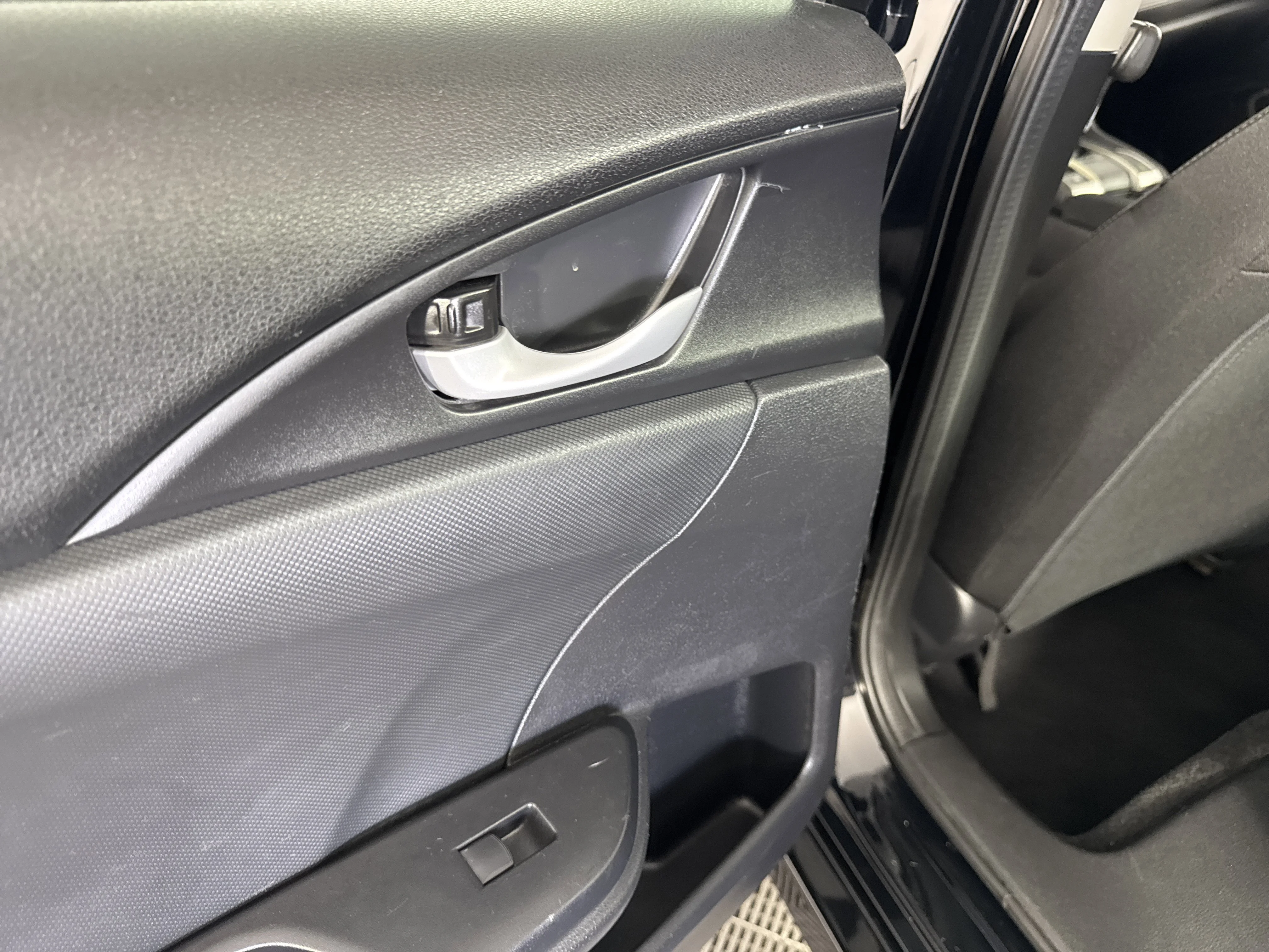Used 2019 Crystal Black Pearl Honda LX image 17