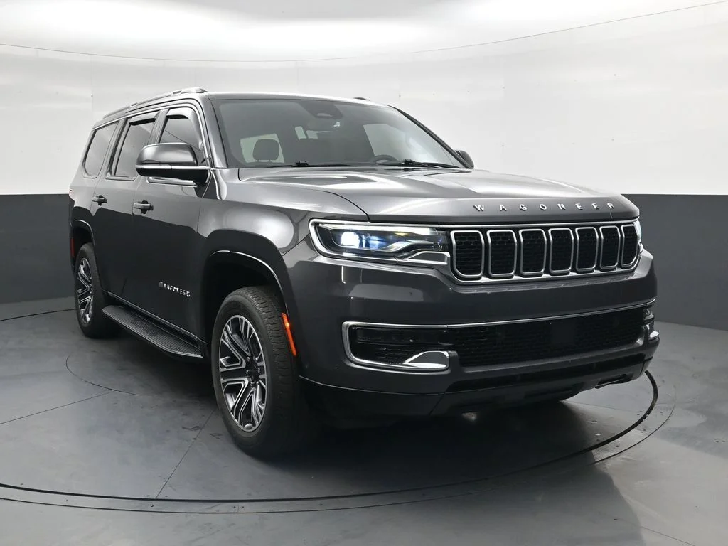 Used 2024 Gray Jeep Base image 2