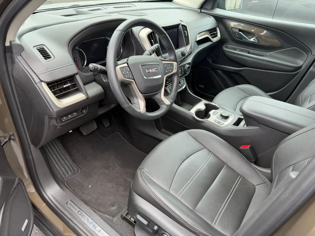 Used 2023 Deep Bronze Metallic GMC Denali image 4
