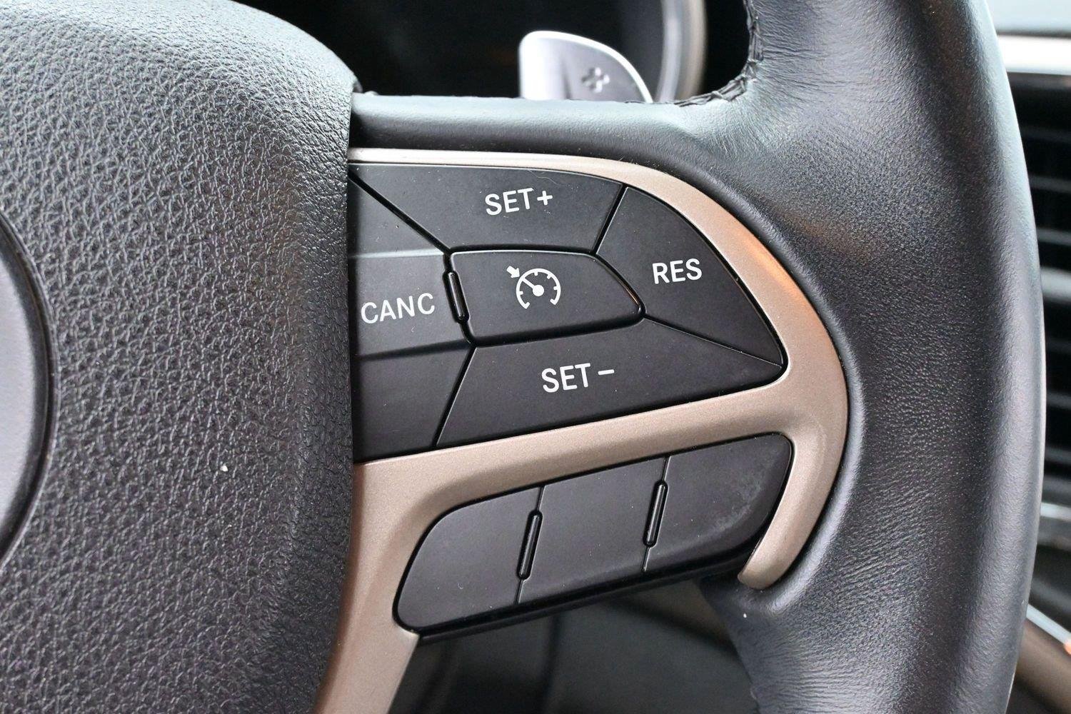 Used 2016 Bright White Clearcoat Jeep Laredo image 18