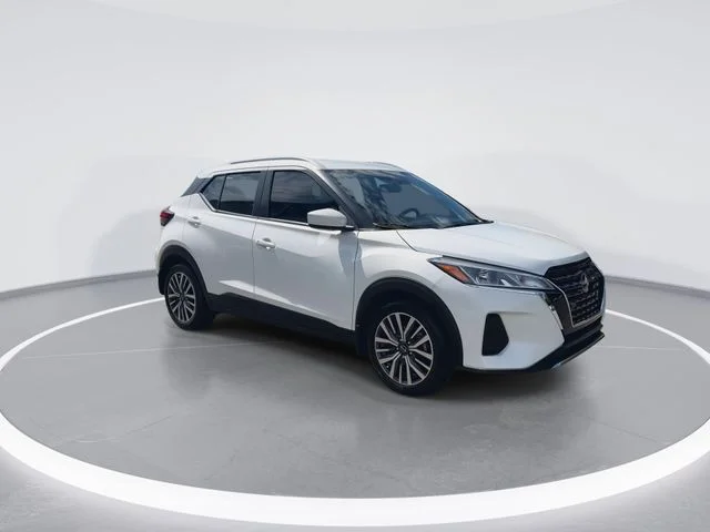 Used 2024 White Nissan SV image 2