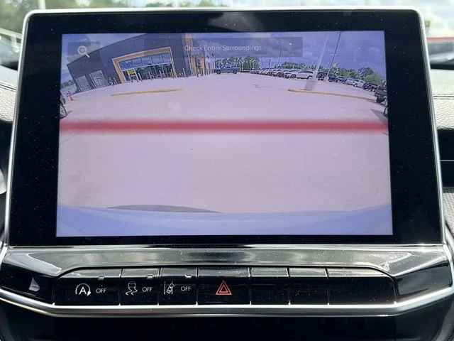 New 2026 White Jeep Latitude image 26