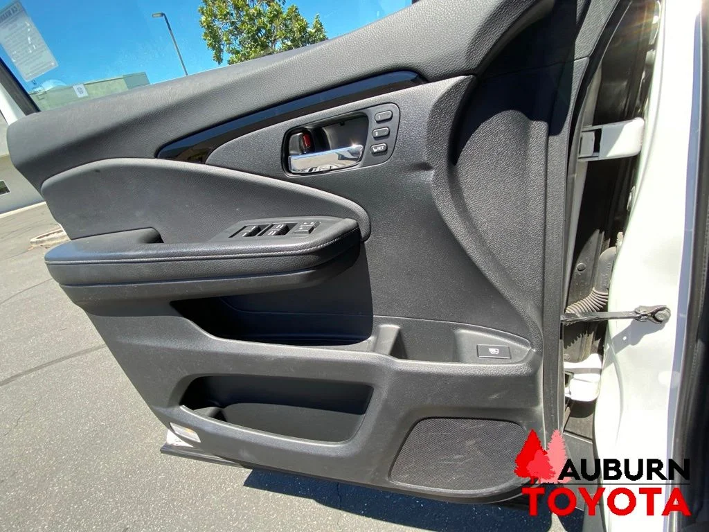 Used 2020 Platinum White Pearl Honda RTL-E image 39