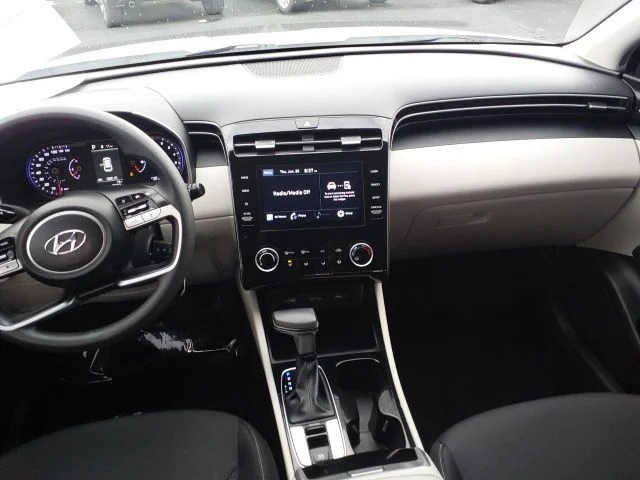 Used 2024 White Hyundai SE image 7