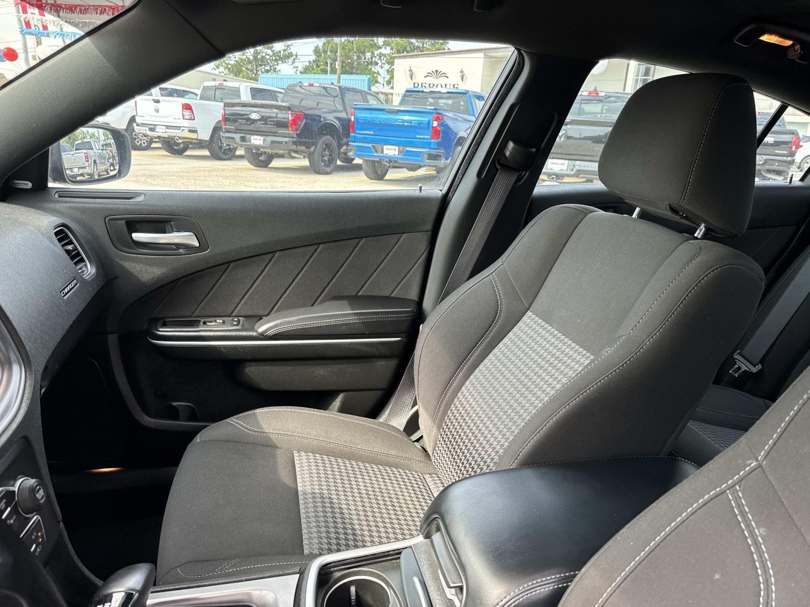 Used 2023 Pitch Black Clearcoat Dodge SXT image 15