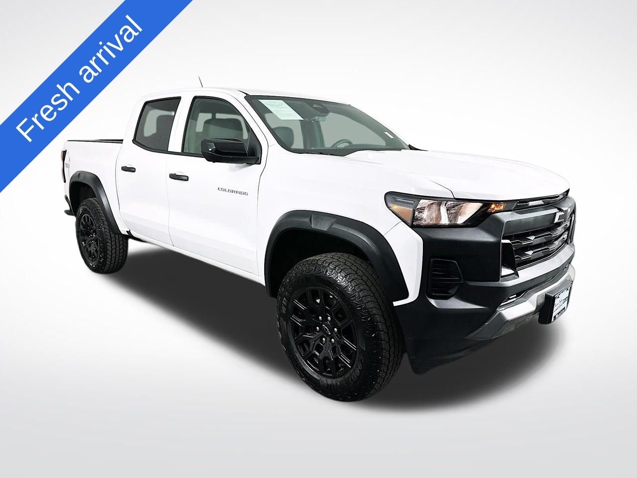 Used 2026 Summit White Chevrolet Trail Boss image 1