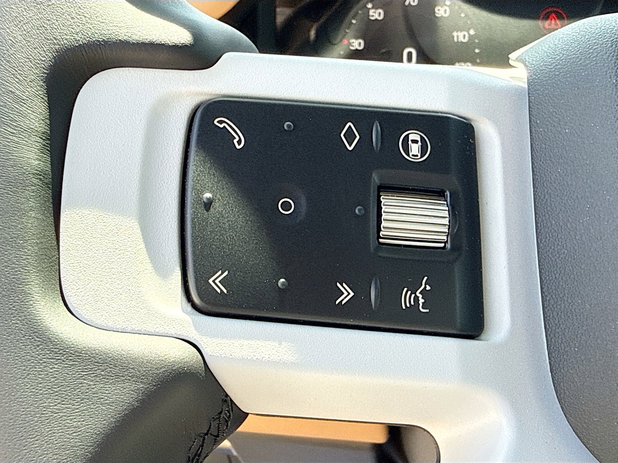 New 2026 Santorini Black Land Rover X-Dynamic SE image 38