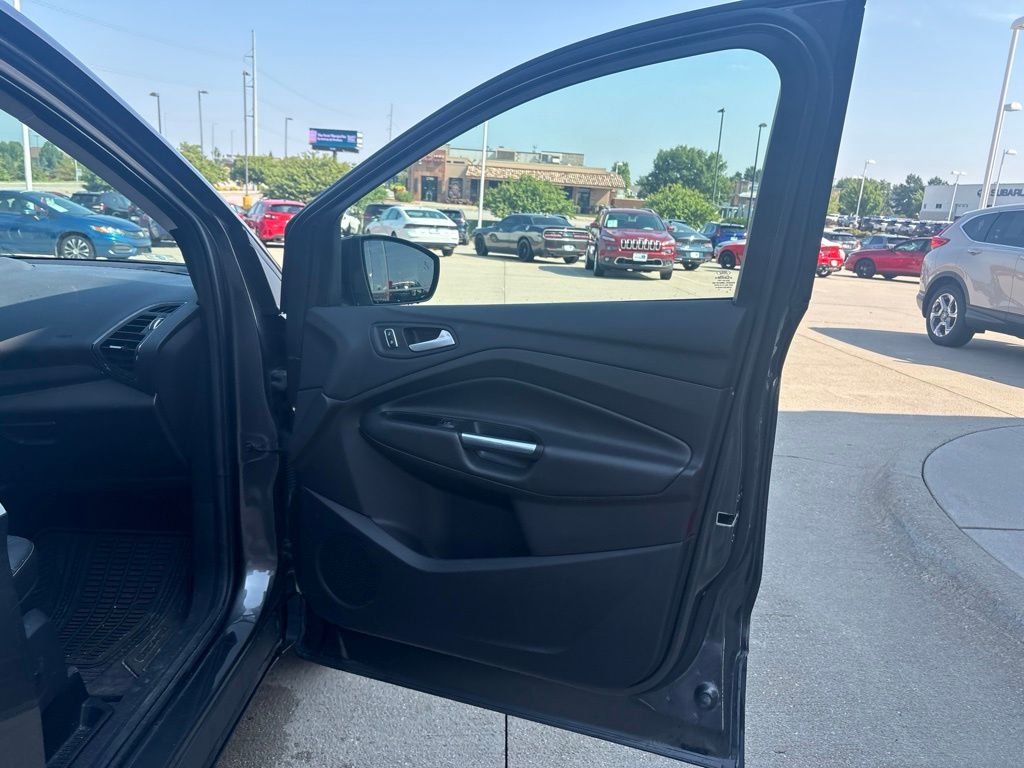 Used 2016 Magnetic Ford Titanium image 23