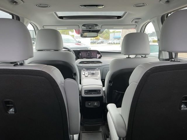 Used 2021 Silver Hyundai SEL image 15