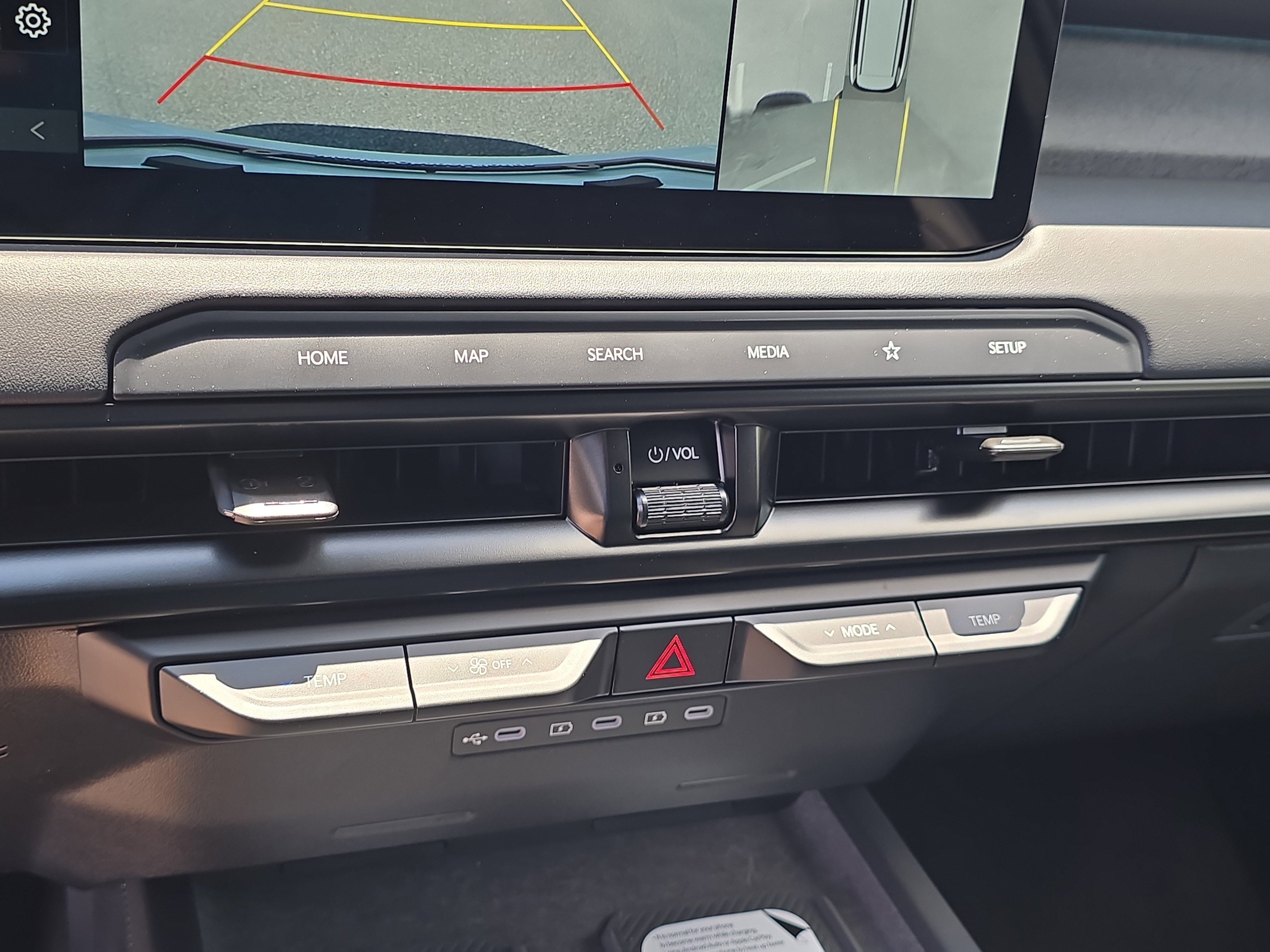 New 2027 Glacial White Pearl Kia X-LINE SX image 26