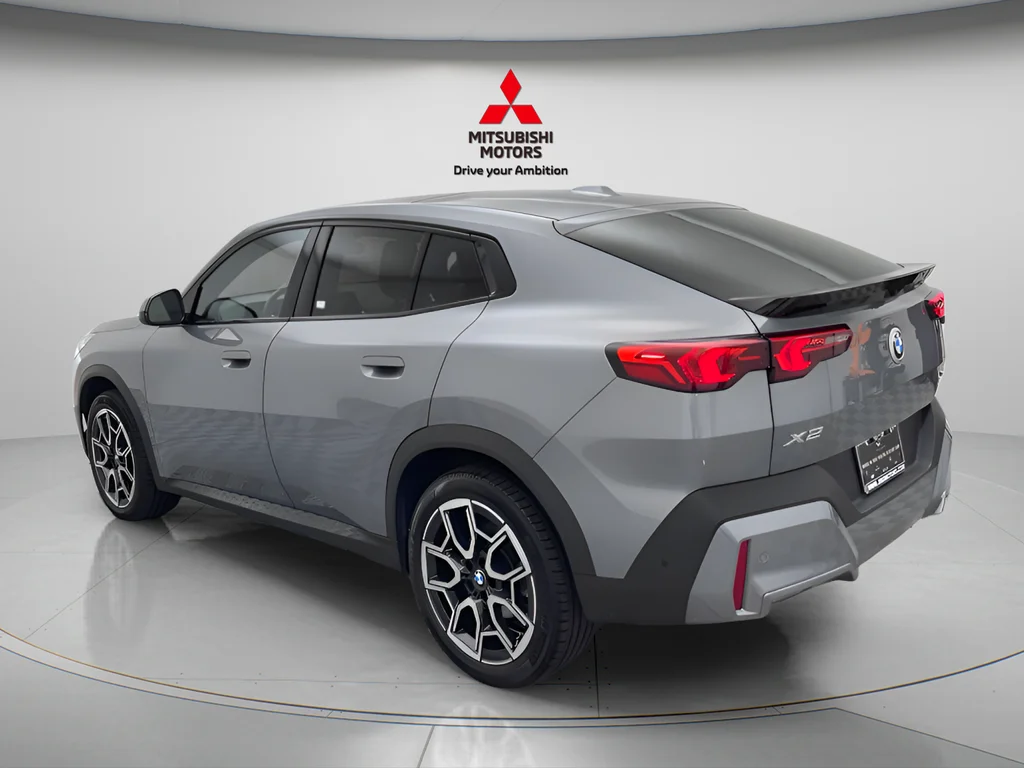 Used 2025 Gray Metallic BMW xDrive28i image 6