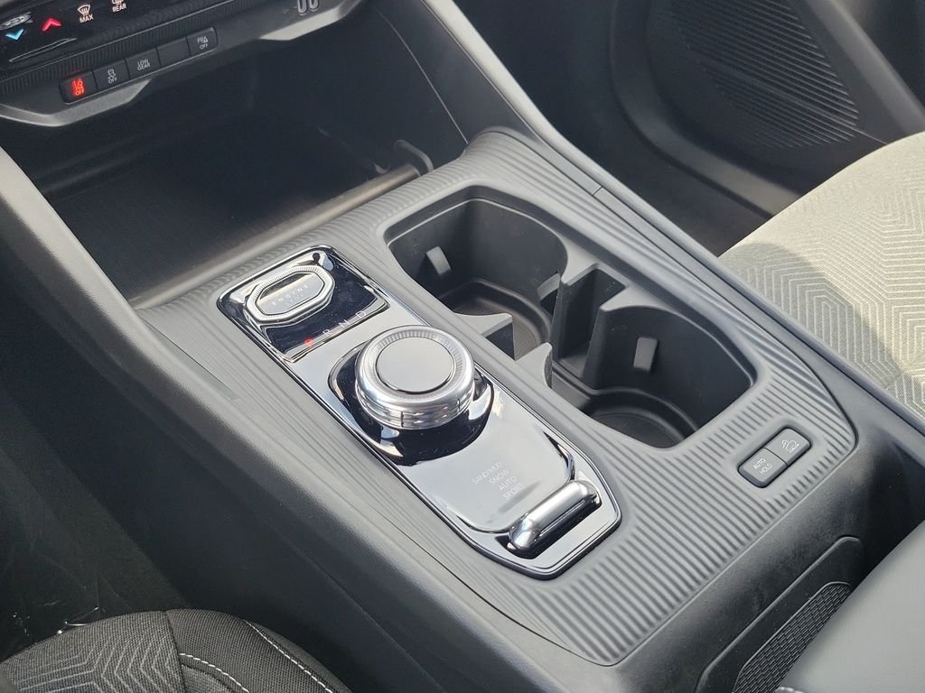 New 2026 Hydro Blue Pearl-Coat Exterior Paint Jeep Laredo image 30