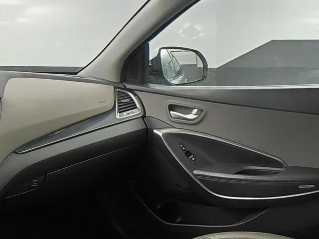 Used 2016 Silver Hyundai Limited image 40