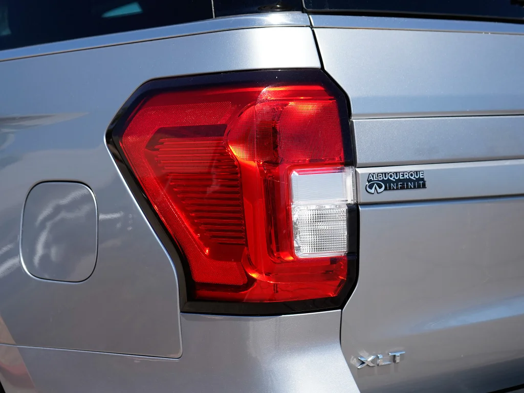 Used 2024 Silver Metallic Ford XLT image 8