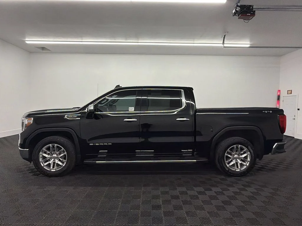 Used 2019 Onyx Black GMC SLT image 2