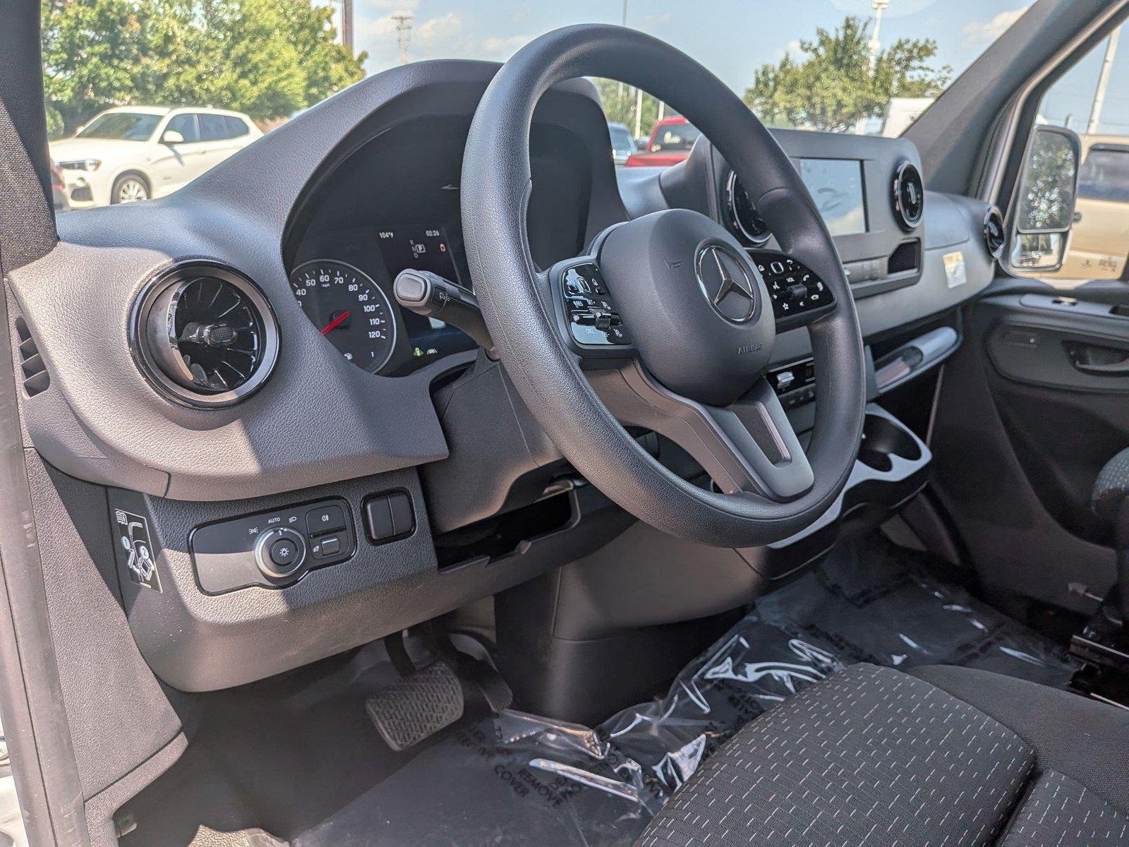 Used 2021  Mercedes-Benz  image 16