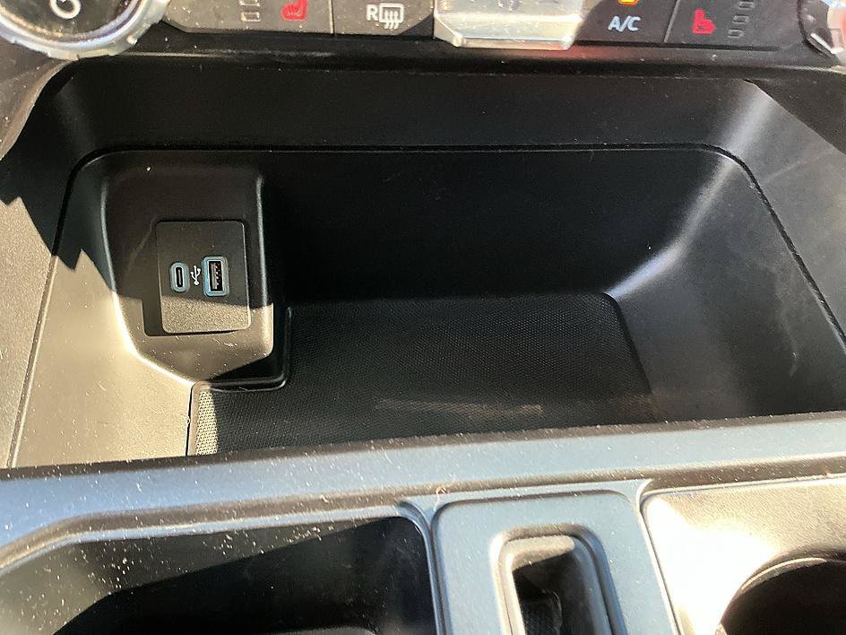 Used 2021 Oxford White Ford XLT image 19