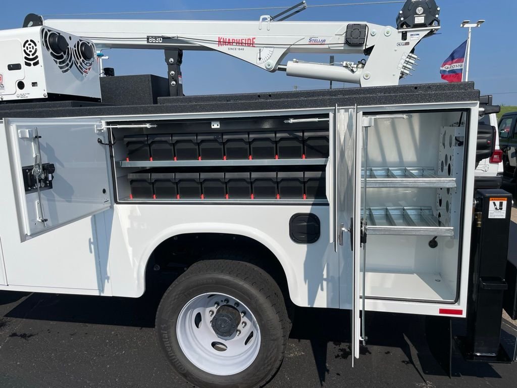 2025 Ford F-550 Super Duty Chassis Cab XL - Photo 44