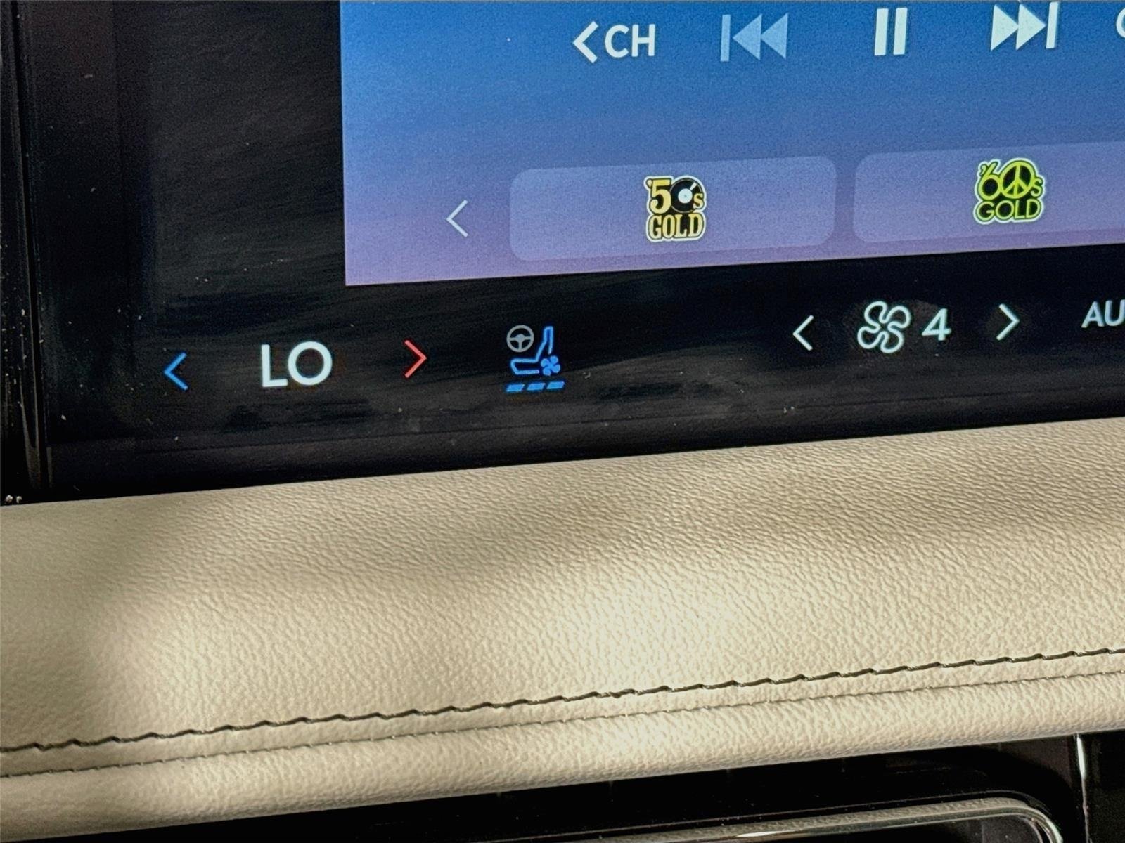 Used 2025 Blue Metallic Lincoln Premiere image 23