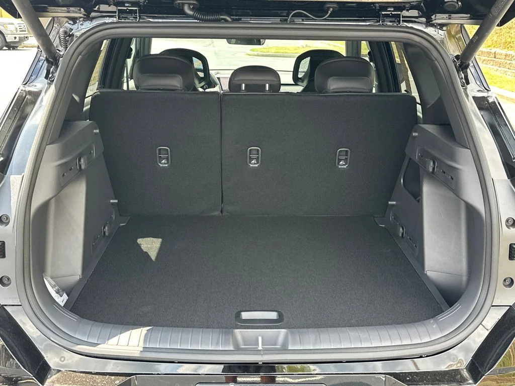 New 2027 Black Kia X-Line S image 18