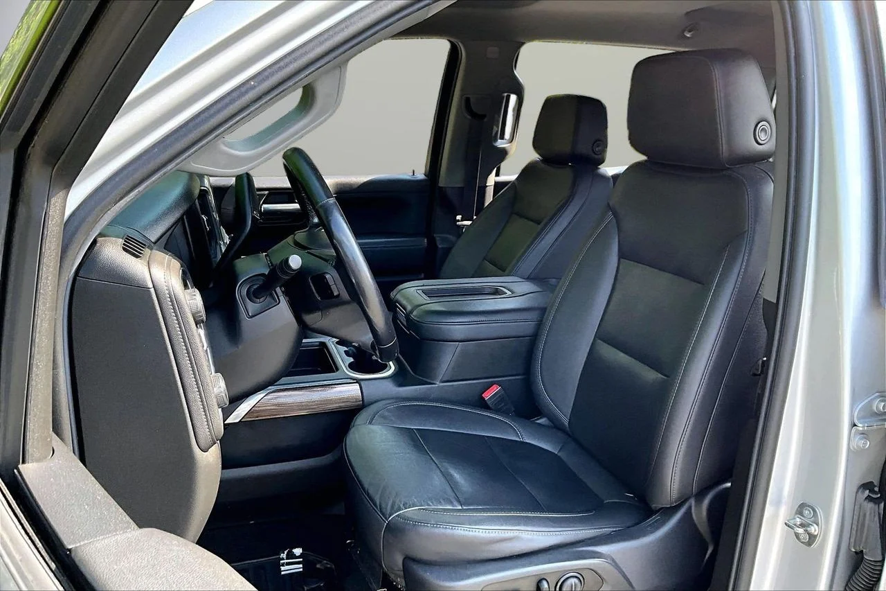 Used 2021 Silver Chevrolet RST image 20