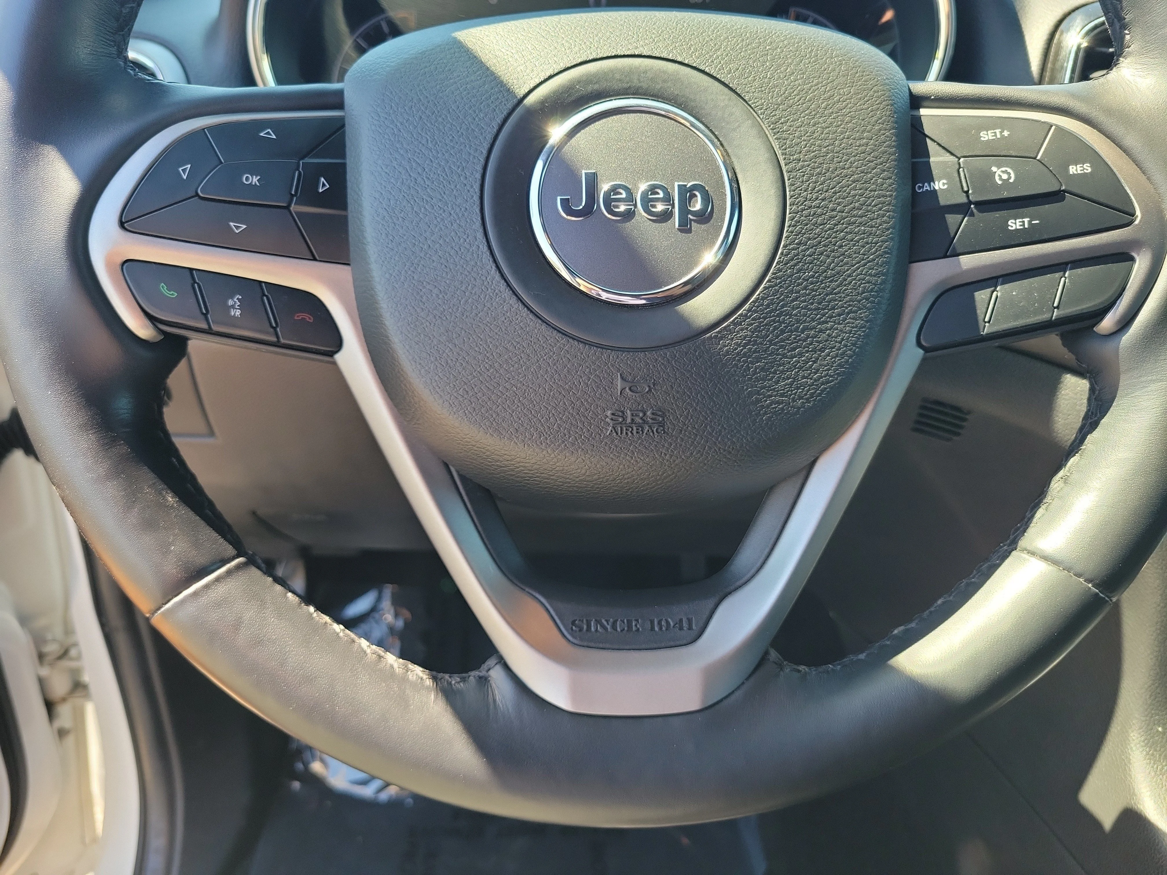 Certified Used 2021 White Jeep Laredo X image 23