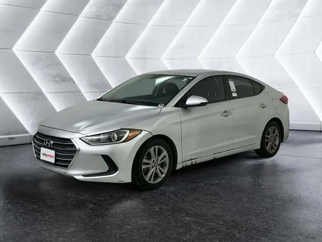 Used 2018 Silver Hyundai SEL image 3